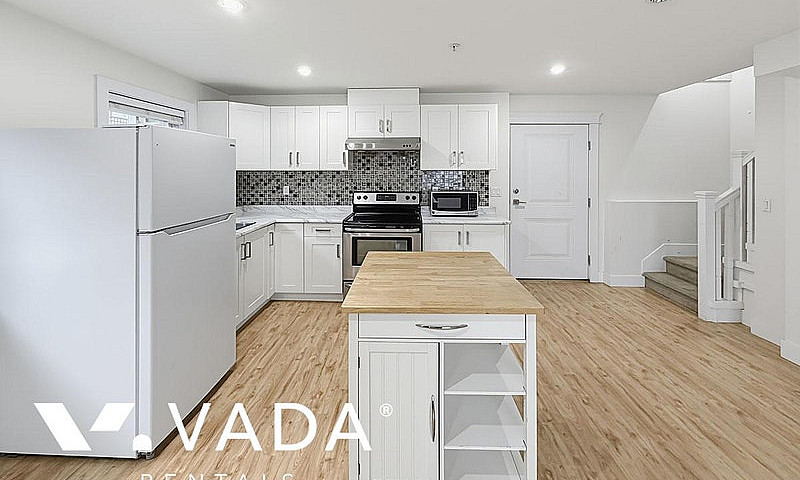 2 Br Laneway House R...
