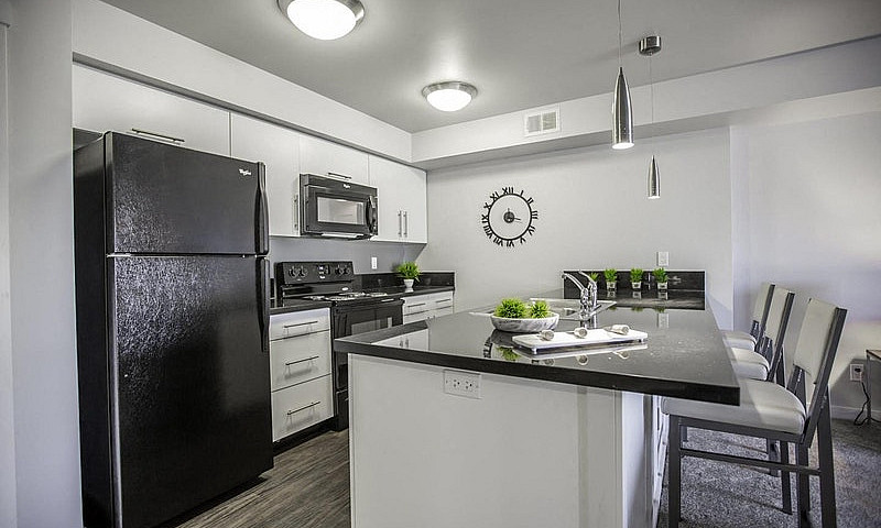 2 Bedroom, 1 Bathroo...
