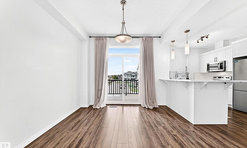Great Townhouse In S...