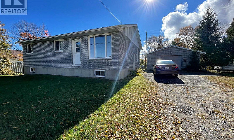 401 Lakeview Avenue ...