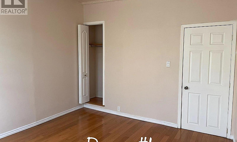763 Dundas Street W ...