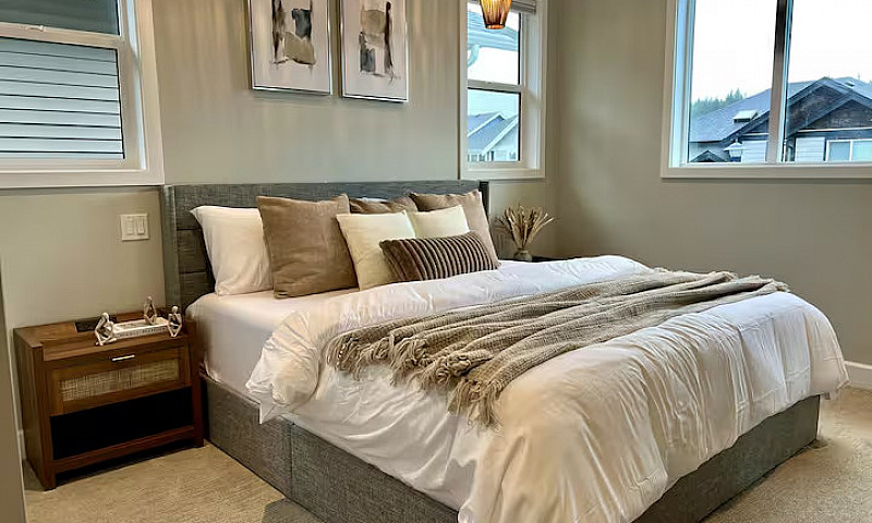 4-Bedroom, 3-Bathroo...