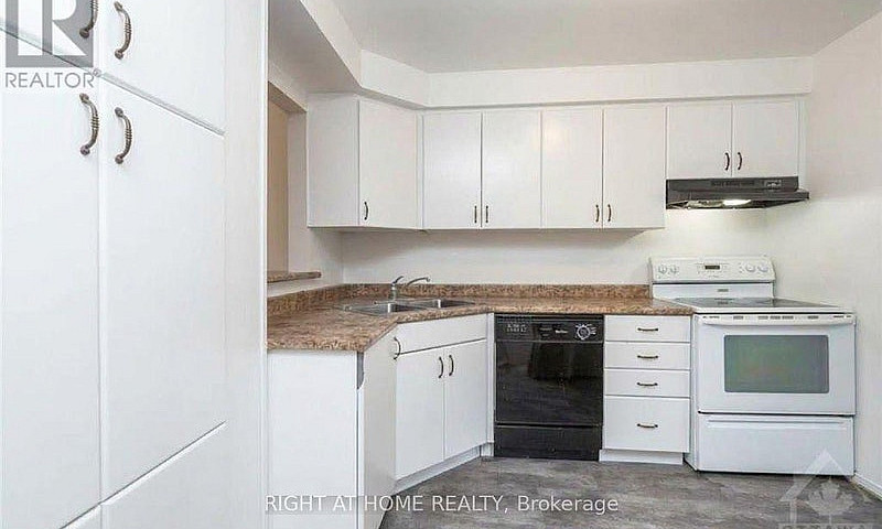 14 - 3043 Fairlea Cr...