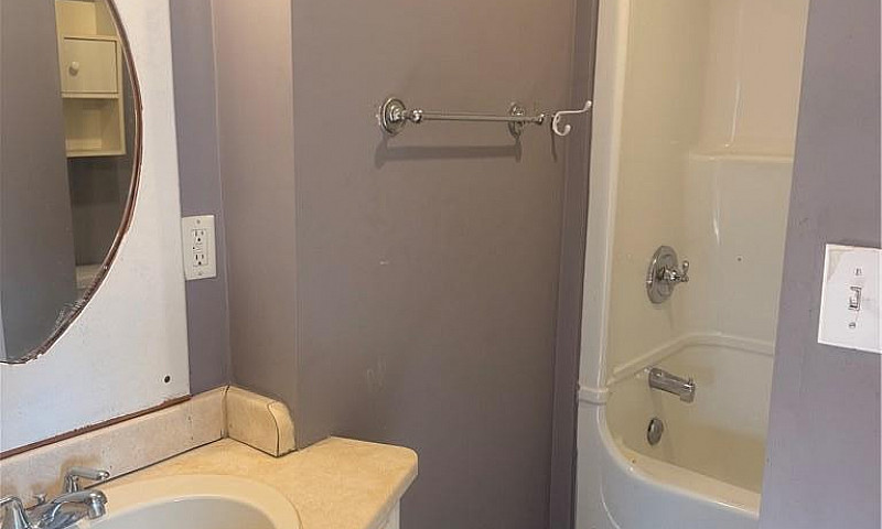 48 Sovereen Street D...