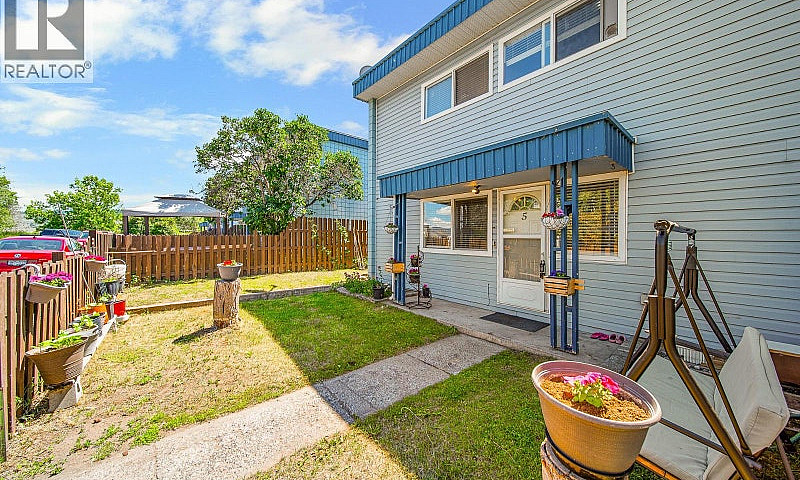 2390 Seyom Crescent ...
