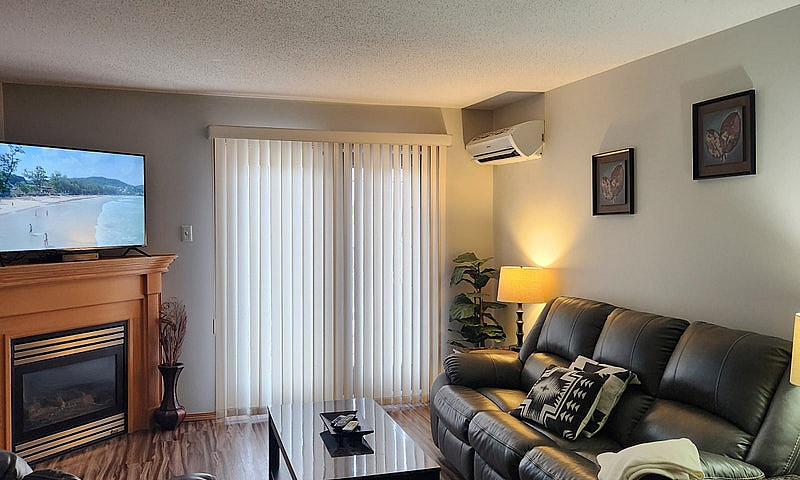 Fully Furnished, All...