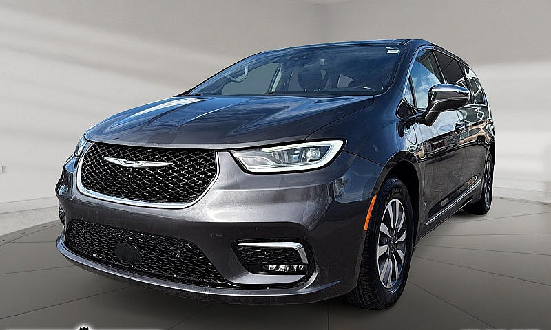 2022 Chrysler Pacifi...