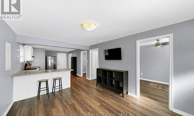 71 Curtis Street Ess...