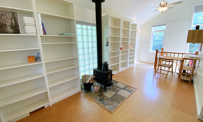 628 Lakeside Point, ...