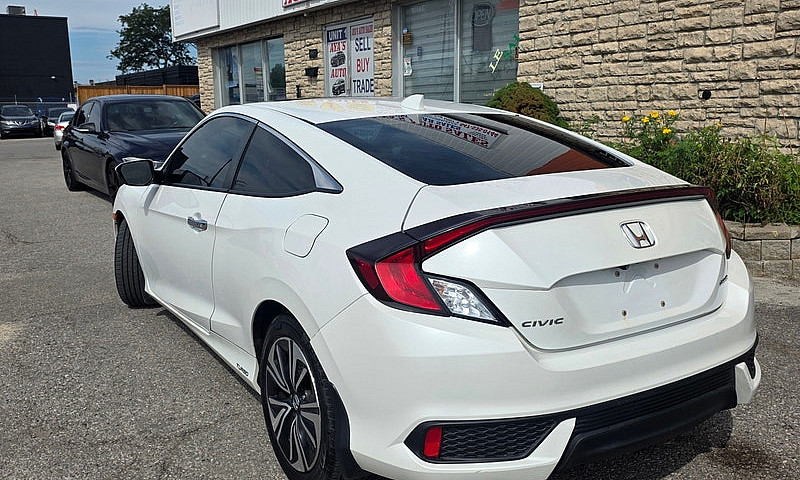 2017 Honda Civic Tou...