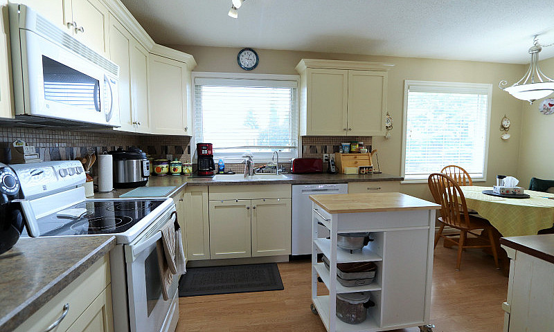 Renovated Bungalow O...