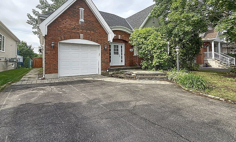 $645,000 - Bungalow ...