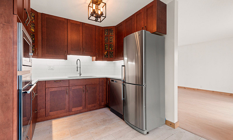 New Listing! 306 808...