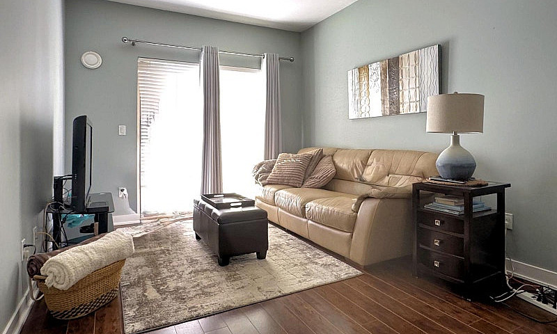414 20460 Douglas Cr...