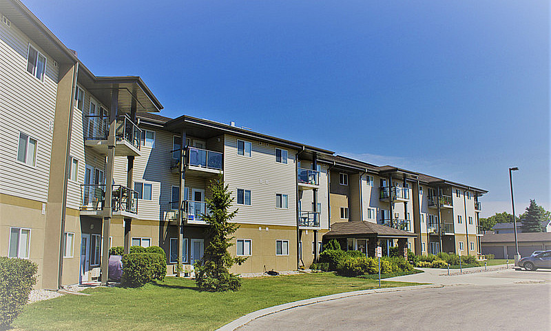 Kenwood Court - Spac...