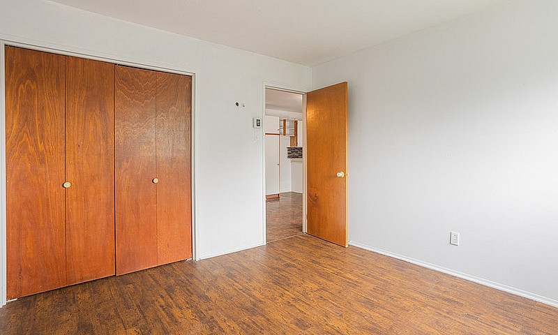4 1/2, 2 Chambre, A ...
