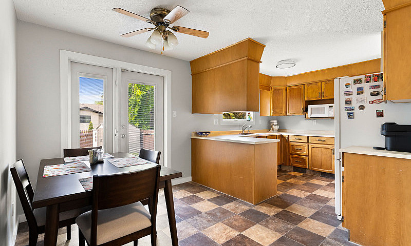 819 Graham Rd - Well...