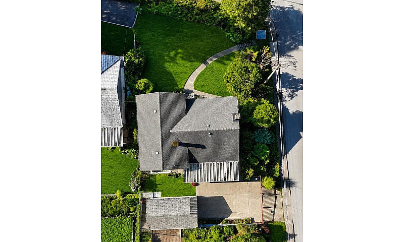 4409 Marine Drive Bu...