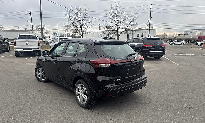 2023 Nissan Kicks S ...