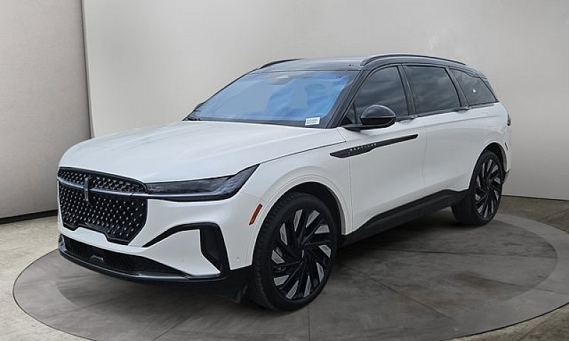 2024 Lincoln Nautilu...