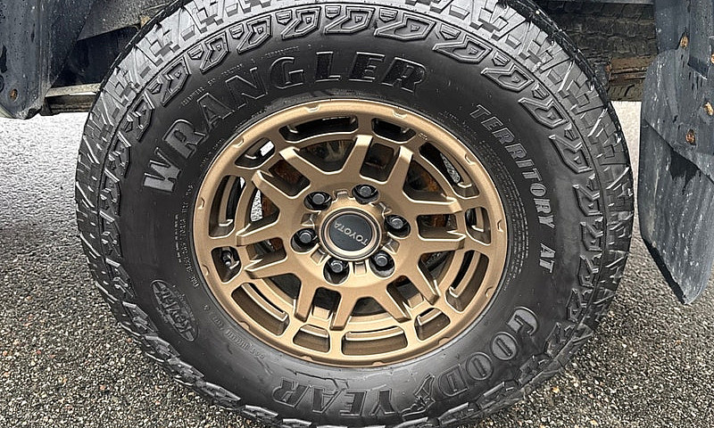 2022 Toyota Tacoma O...