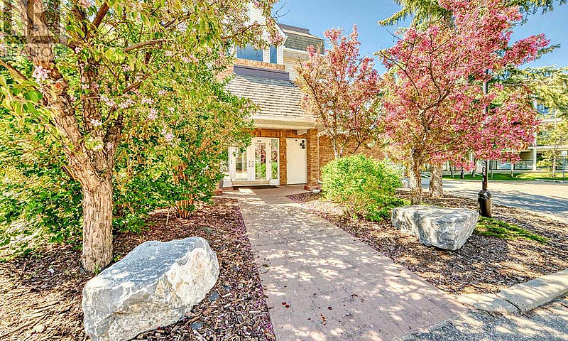 1215, 950 Arbour Lak...