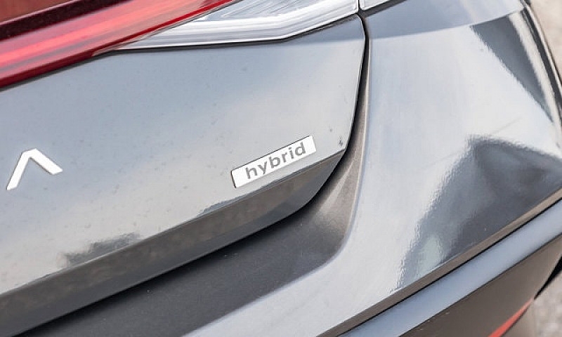 2025 Hyundai Elantra...