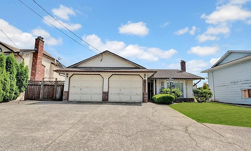 3452 Clearbrook Road...