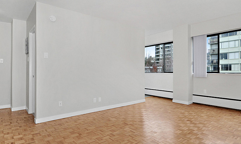 Pacific Beach Apartm...