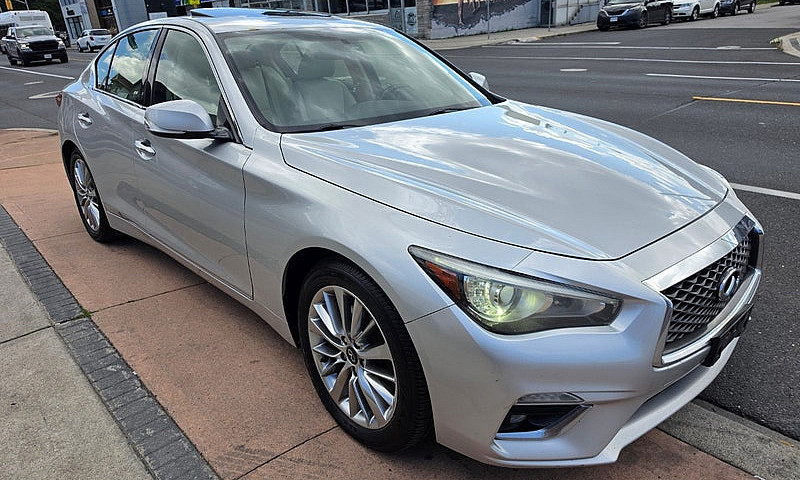 2018 Infiniti Q50 3....