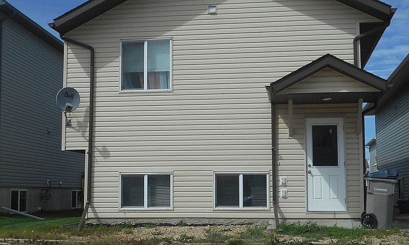 #1744- 2 Bedroom Low...