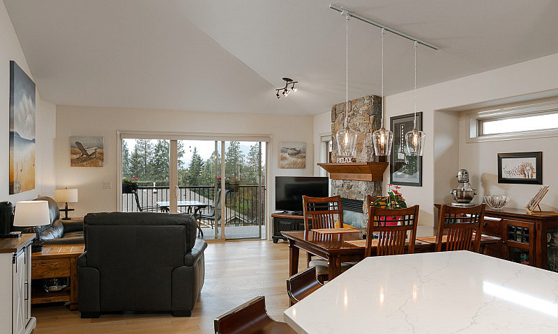 Stunning Home At Sun...