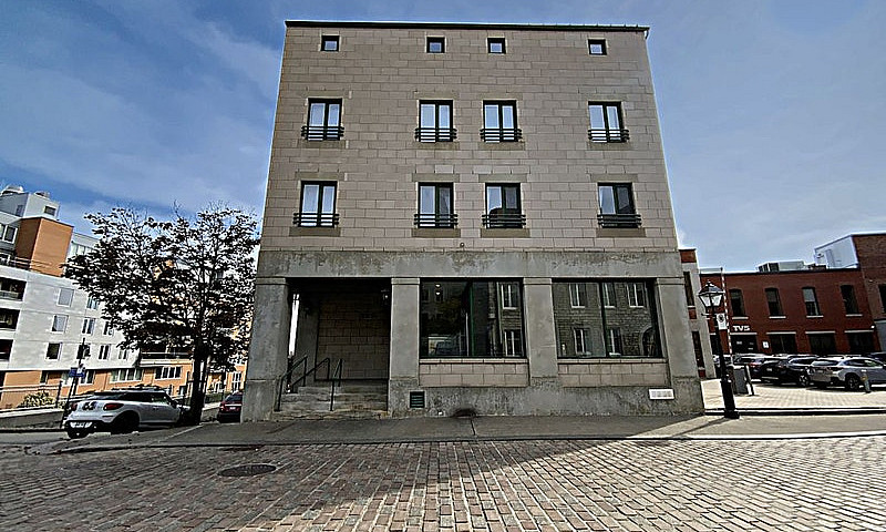 $379,900 - Loft For ...