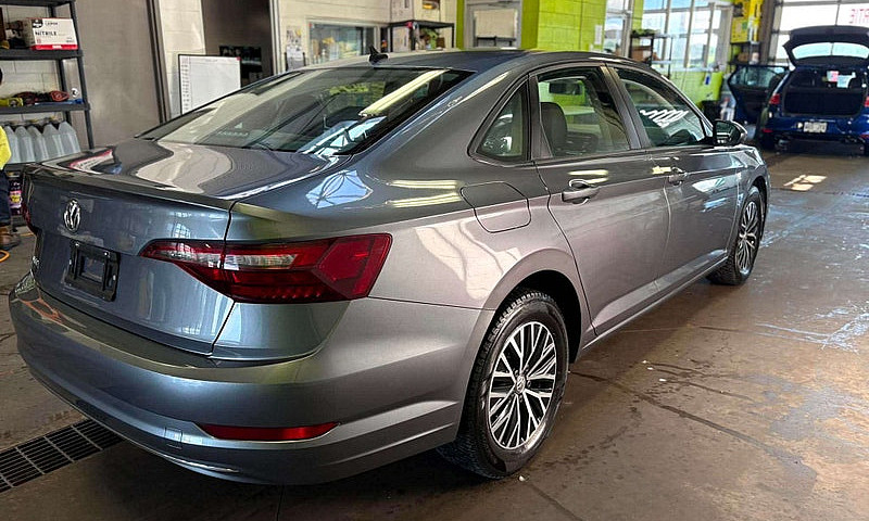 2021 Volkswagen Jett...