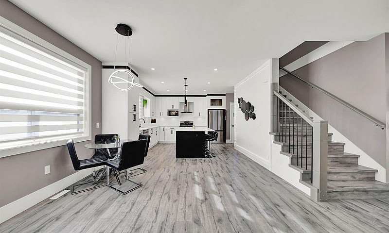 38 4217 Old Clayburn...