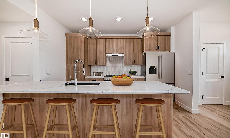 2622 62 St Sw Edmont...