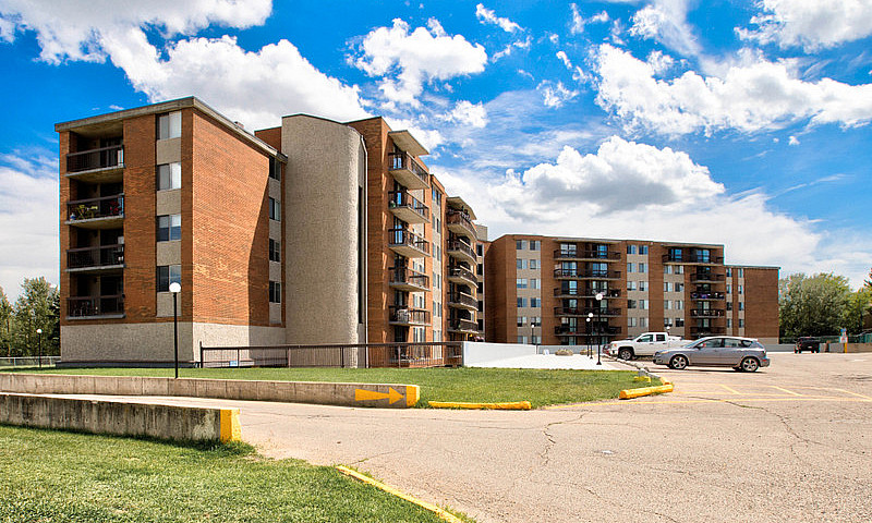 2 Bedroom - 5925 63 ...