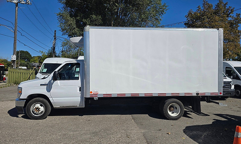 2023 Ford E-Series C...