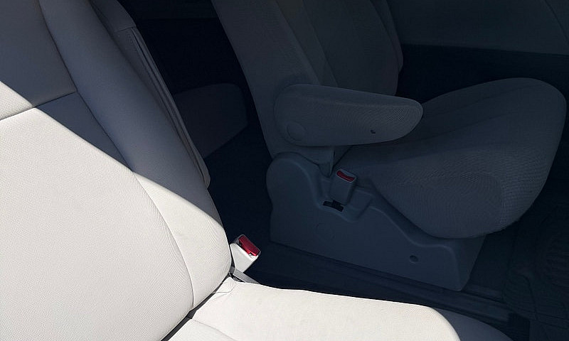 2014 Toyota Sienna L...