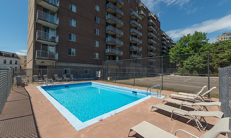 Amazing 1 Bedroom In...