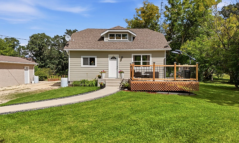 Move-In Ready Acreag...