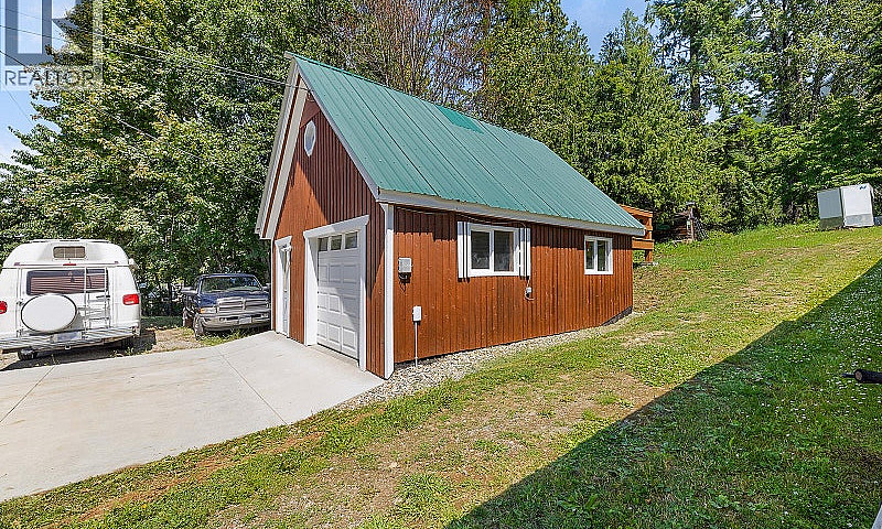1524 Russel Avenue R...
