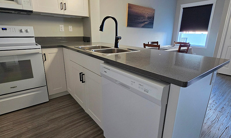 Fully Furnished - Gr...