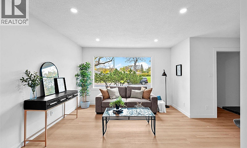 5004 1St Avenue Regi...