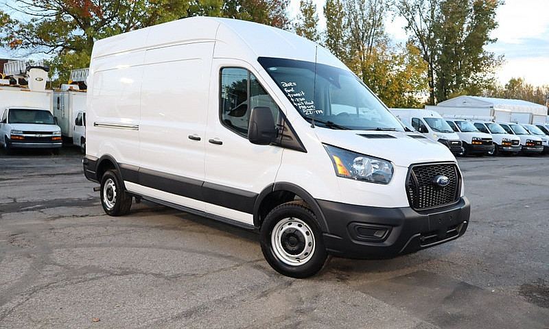 2025 Ford Transit T-...