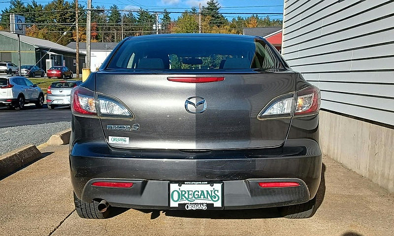 2011 Mazda 3...