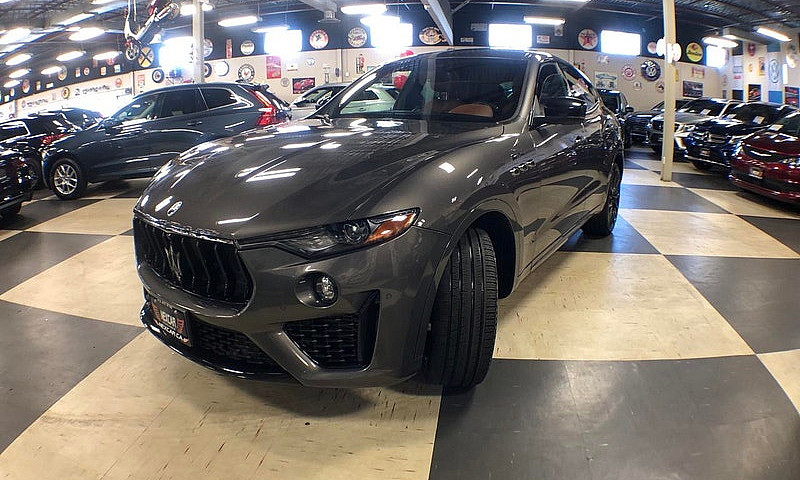 2022 Maserati Levant...