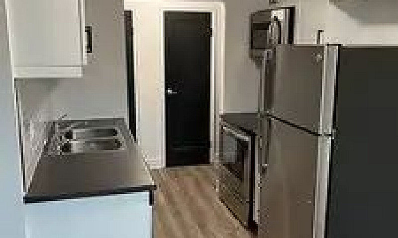 Newly Renovated 1 Be...