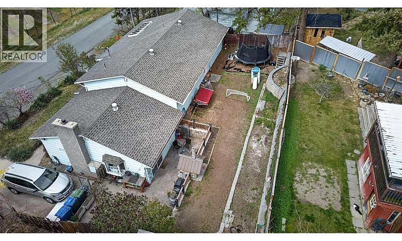 716 Mosley Place Oka...