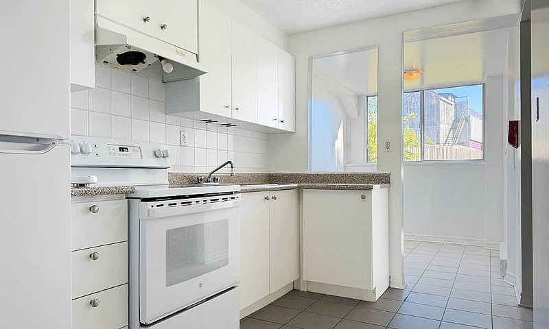 Oshawa 1 Bedroom Apa...